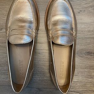 JCrew Size 6 1/2 Ryan Loafers in Metallic Leather